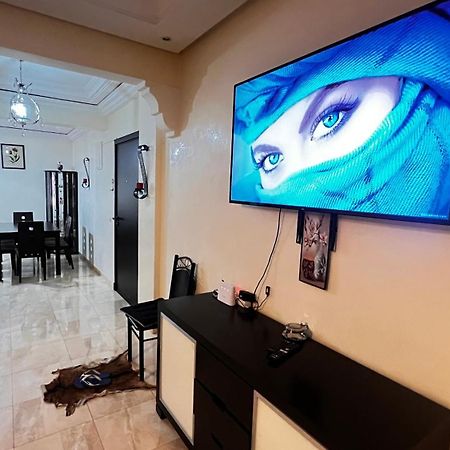 Magnifique Appartement Spacieux Confort Propre Familial 2 Chambres Salon Et Salle A Manger A 20Mn A Pied De Place Jemaa El Fina 4 Piscines Dans Espace De Golf A 12 Mn En Voitures L Entree Est Gratuit Pour La Clientele Ouvert Entre 10H Et 20H Marrákes Kültér fotó