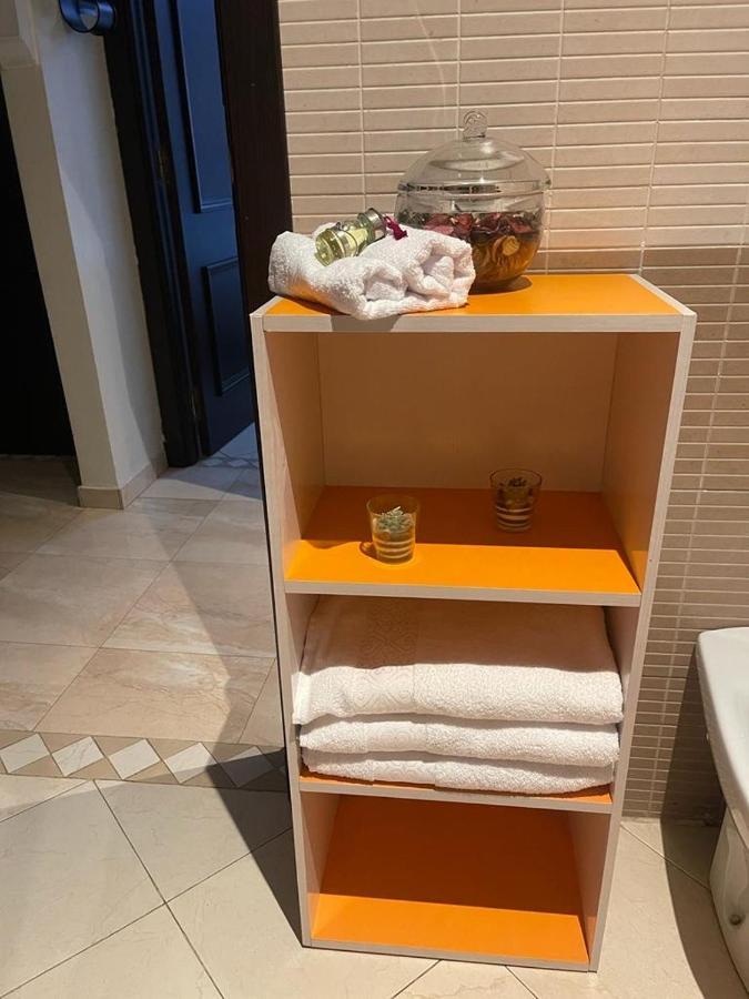 Magnifique Appartement Spacieux Confort Propre Familial 2 Chambres Salon Et Salle A Manger A 20Mn A Pied De Place Jemaa El Fina 4 Piscines Dans Espace De Golf A 12 Mn En Voitures L Entree Est Gratuit Pour La Clientele Ouvert Entre 10H Et 20H Marrákes Kültér fotó