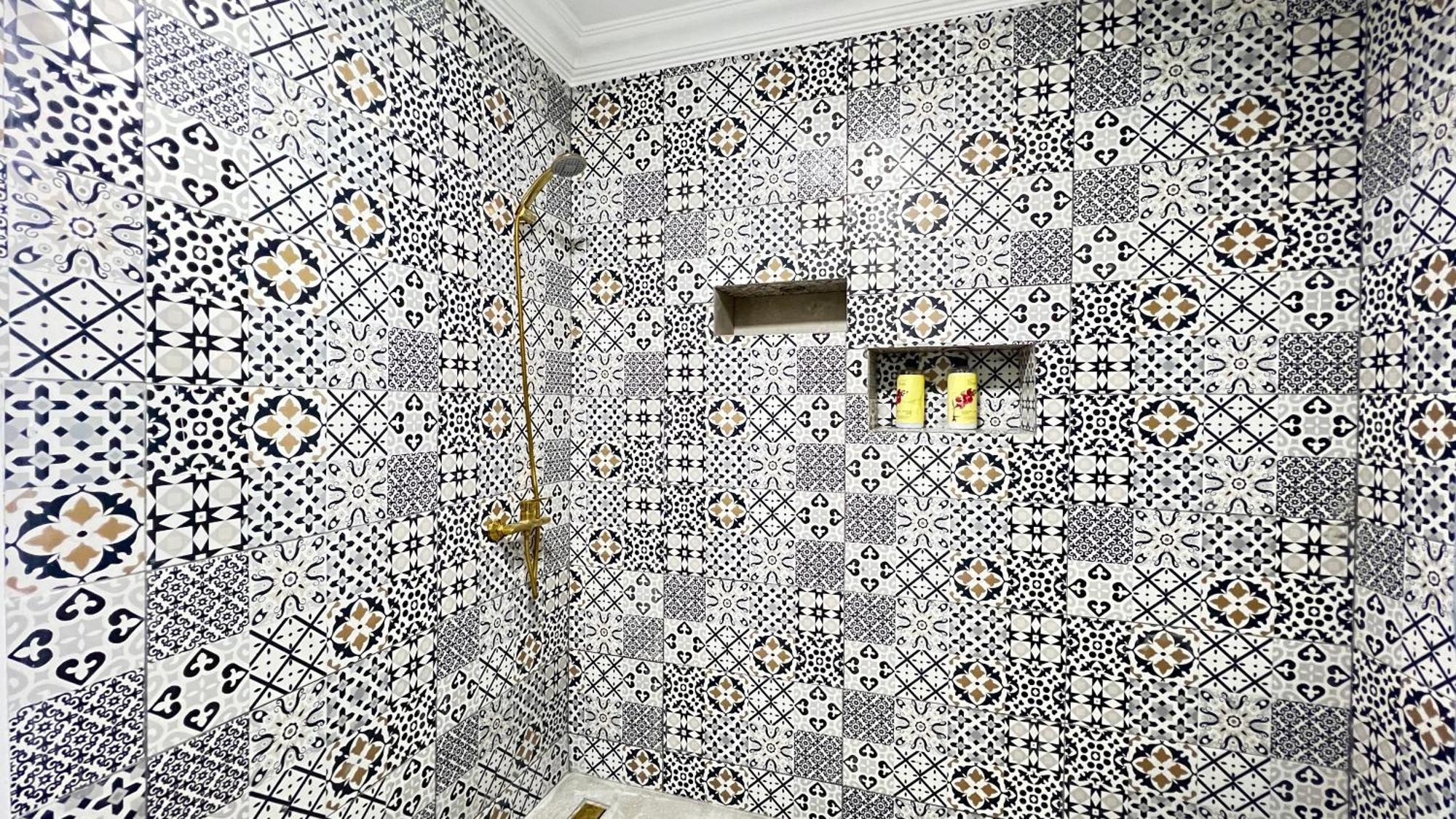 Magnifique Appartement Spacieux Confort Propre Familial 2 Chambres Salon Et Salle A Manger A 20Mn A Pied De Place Jemaa El Fina 4 Piscines Dans Espace De Golf A 12 Mn En Voitures L Entree Est Gratuit Pour La Clientele Ouvert Entre 10H Et 20H Marrákes Kültér fotó